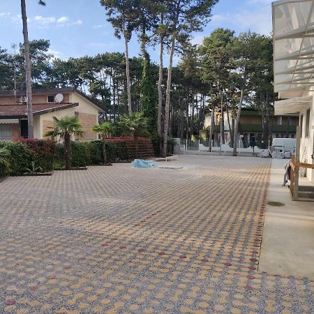 Hotel Meuble Nazionale Lignano Sabbiadoro Bagian luar foto