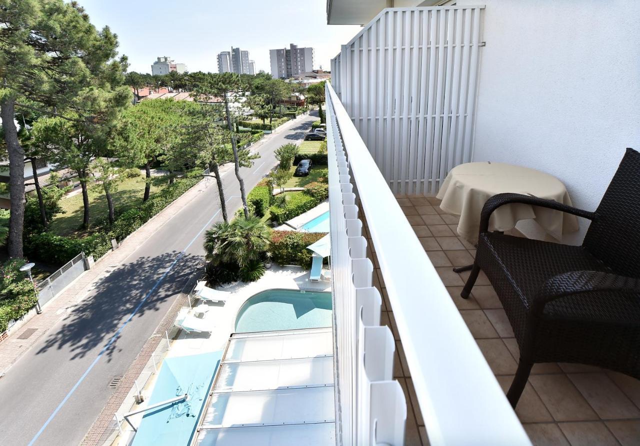 Hotel Meuble Nazionale Lignano Sabbiadoro Bagian luar foto