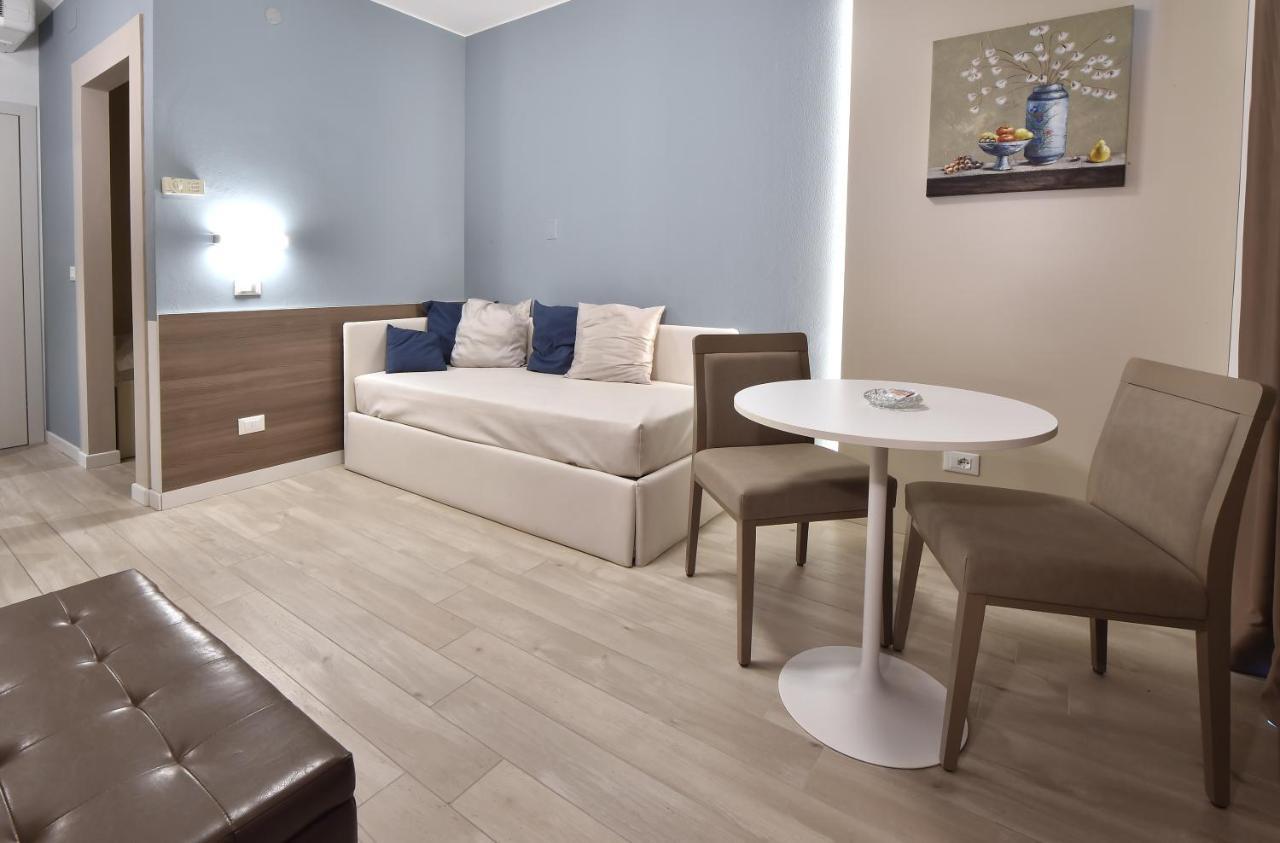 Hotel Meuble Nazionale Lignano Sabbiadoro Bagian luar foto