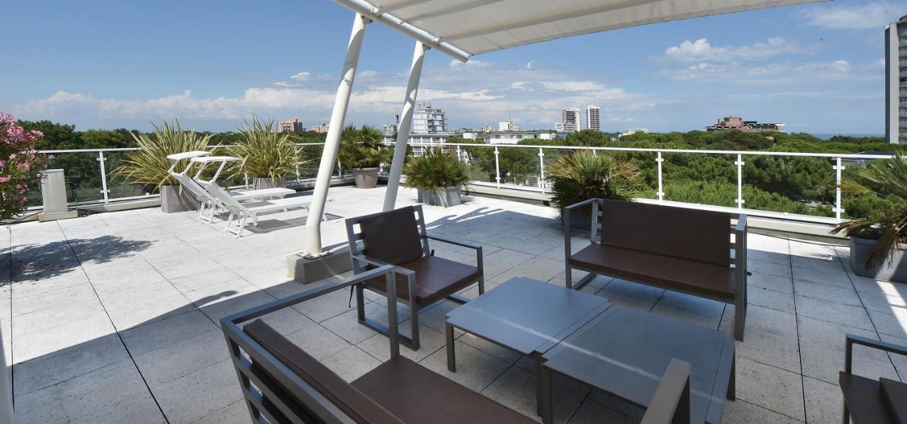 Hotel Meuble Nazionale Lignano Sabbiadoro Bagian luar foto