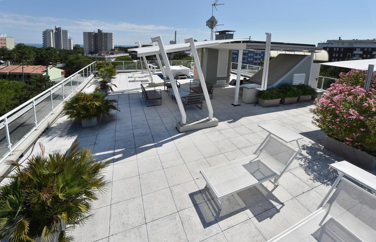 Hotel Meuble Nazionale Lignano Sabbiadoro Bagian luar foto