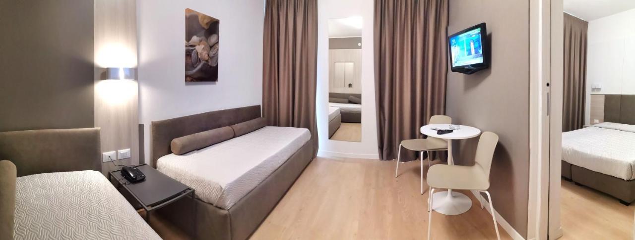 Hotel Meuble Nazionale Lignano Sabbiadoro Bagian luar foto