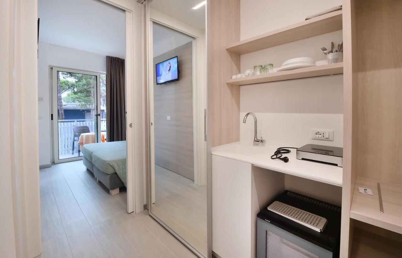 Hotel Meuble Nazionale Lignano Sabbiadoro Bagian luar foto