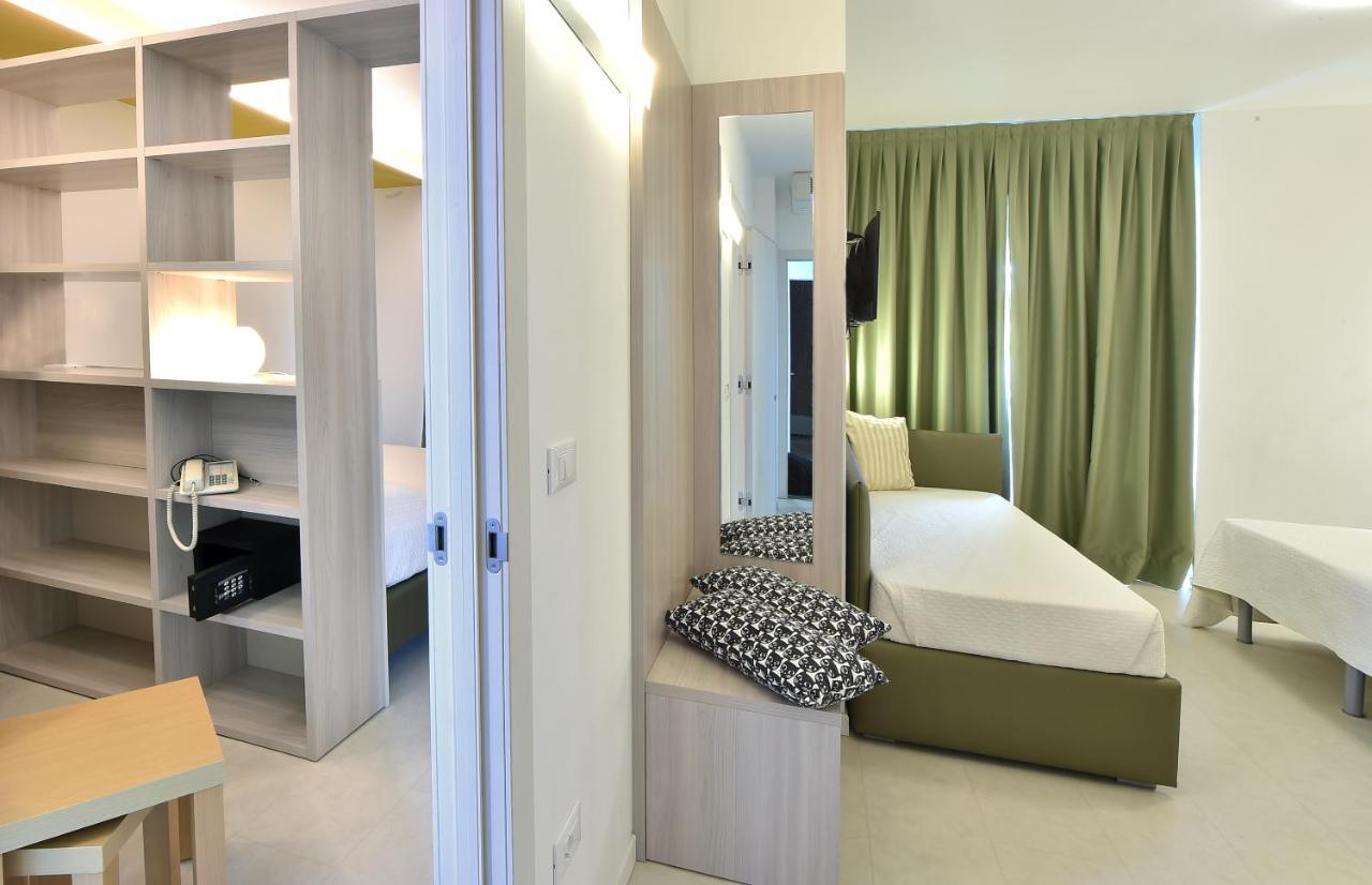Hotel Meuble Nazionale Lignano Sabbiadoro Bagian luar foto