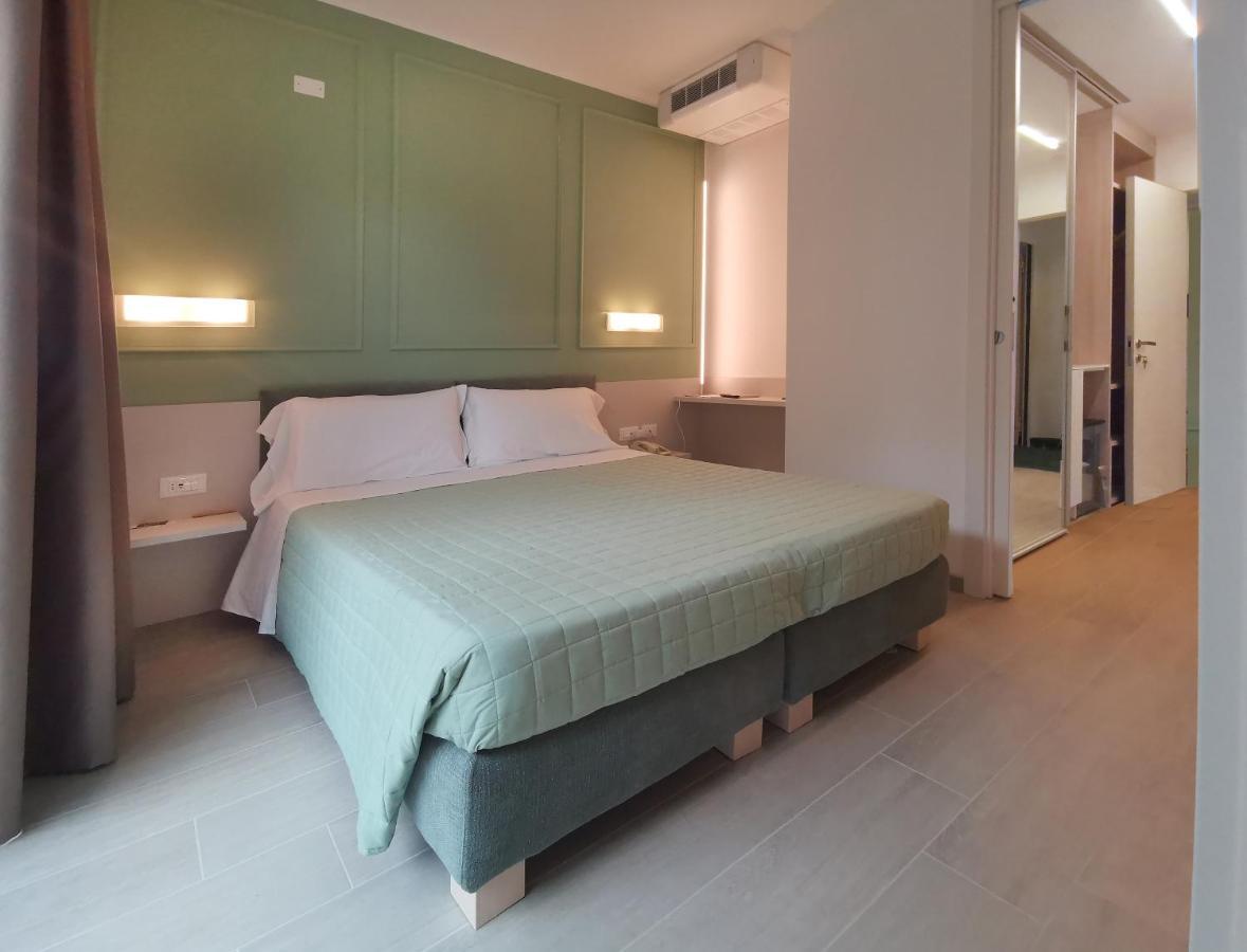 Hotel Meuble Nazionale Lignano Sabbiadoro Bagian luar foto