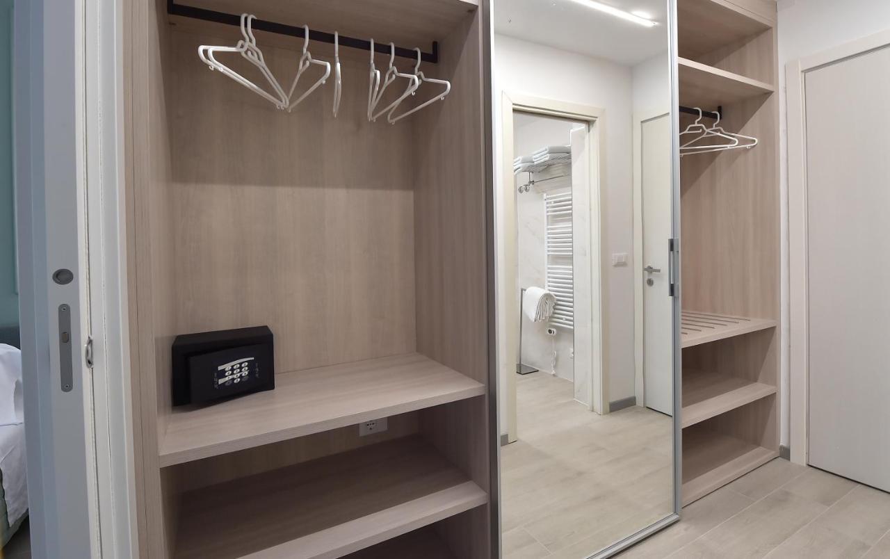 Hotel Meuble Nazionale Lignano Sabbiadoro Bagian luar foto