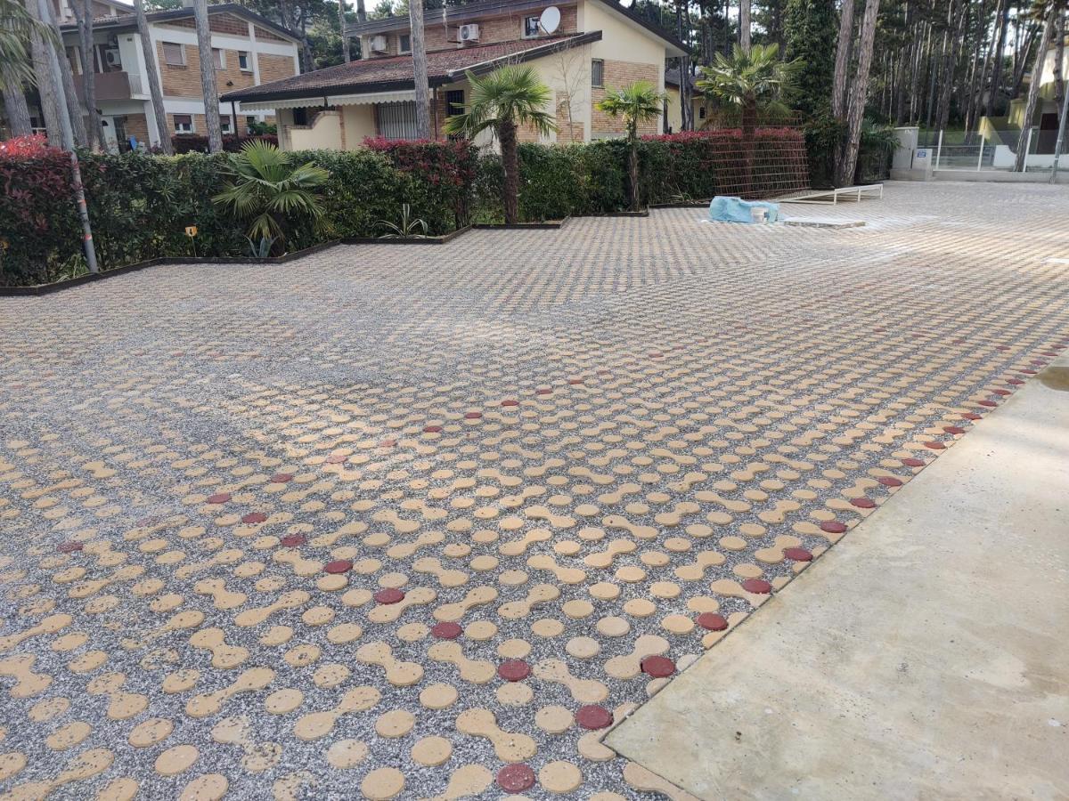 Hotel Meuble Nazionale Lignano Sabbiadoro Bagian luar foto