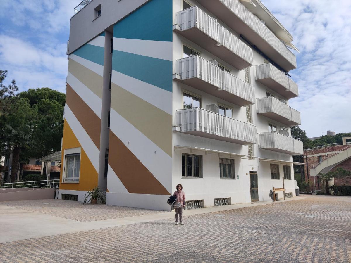 Hotel Meuble Nazionale Lignano Sabbiadoro Bagian luar foto