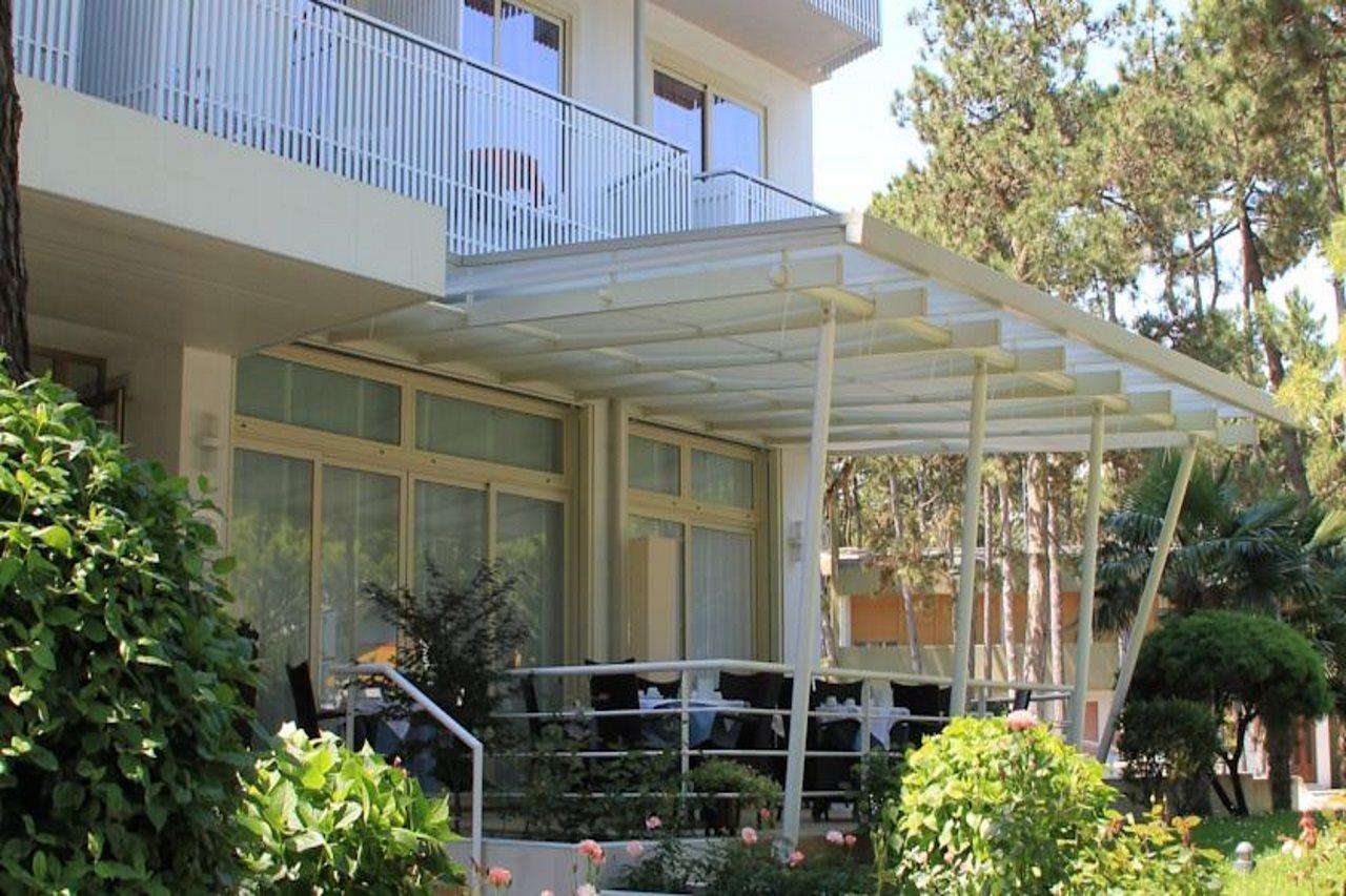 Hotel Meuble Nazionale Lignano Sabbiadoro Bagian luar foto