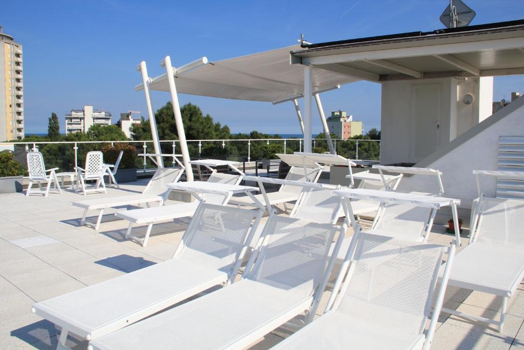 Hotel Meuble Nazionale Lignano Sabbiadoro Bagian luar foto