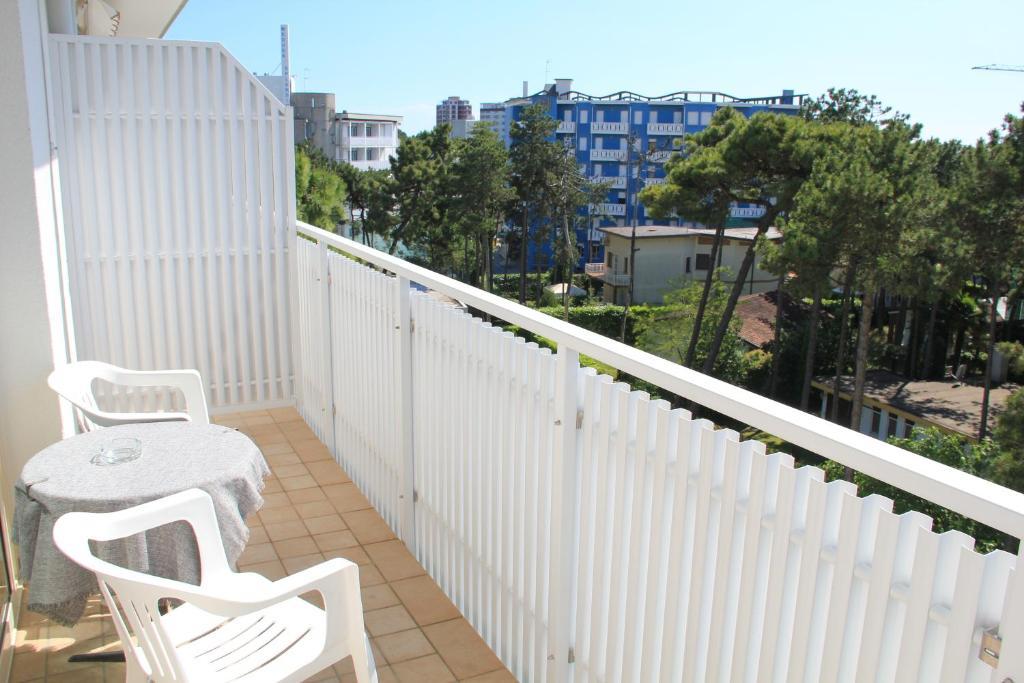 Hotel Meuble Nazionale Lignano Sabbiadoro Ruang foto