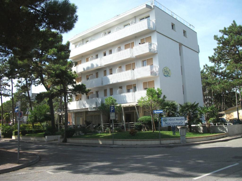 Hotel Meuble Nazionale Lignano Sabbiadoro Bagian luar foto